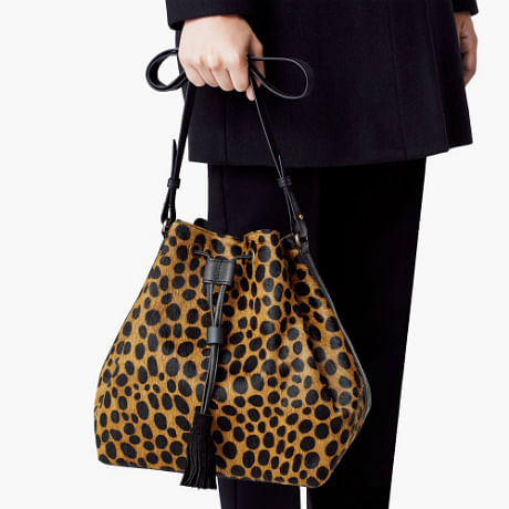 0 stylish office worthy bucket bags for every budget THUMBNAIL