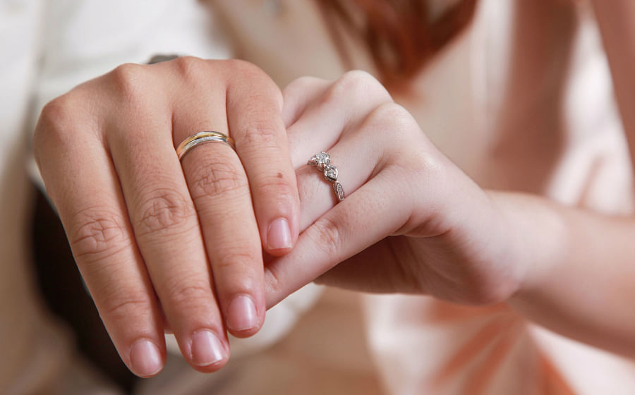 8 gorgeous celebrity diamond engagement. angelababy chaumet ring. 