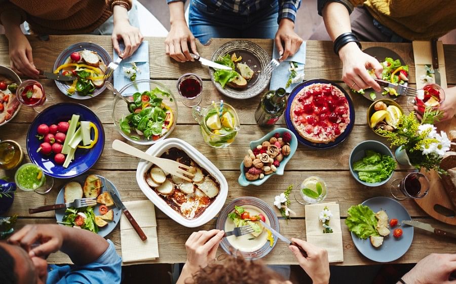 8 dining hacks that let you eat well without hurting your wallet ...