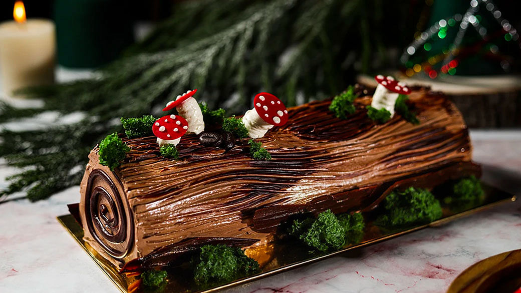 The best Christmas 2020 log cake promotions in Singapore | Her World Singapore