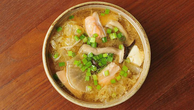 Recipe: Salmon belly miso soup - Her World Singapore