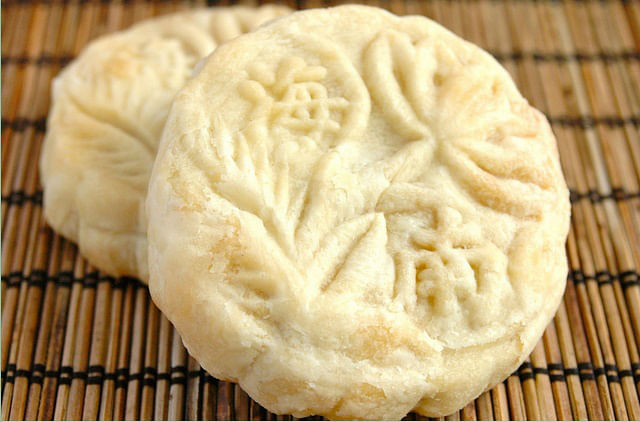 best traditional baked mooncakes amethyst.jpg