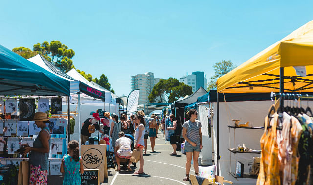 cheap flights travel from singapore to gold coast australia for holiday VILLAGE MARKETS
